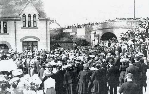 Powell-Cottons return from Honeymoon 1907